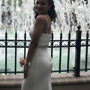 BEAUTIFUL WHITE PROM DRESS w/ SLIT